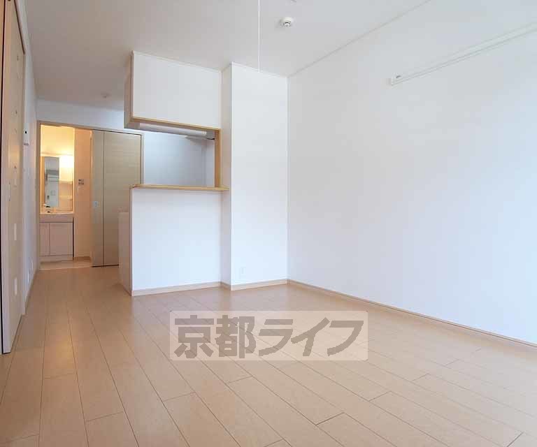 居室・リビング　明るいリビングですね。