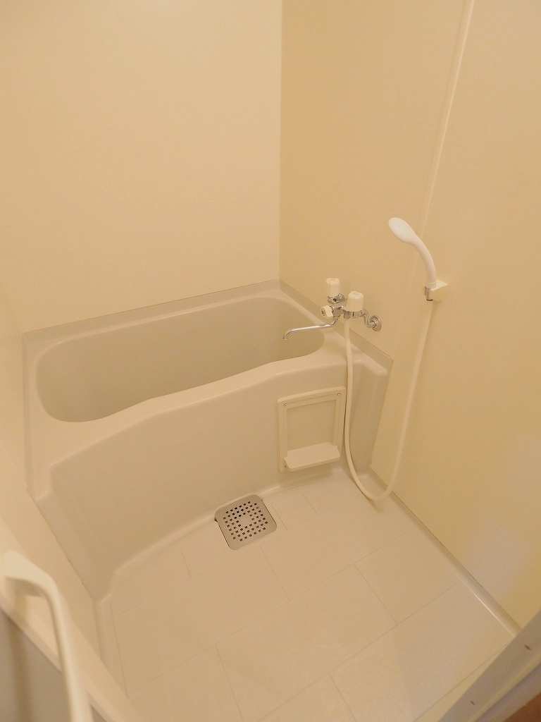 バス・シャワールーム　写真は別号室のものとなります。