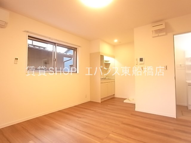 居室・リビング　こちらの居間で趣味の時間をお楽しみください