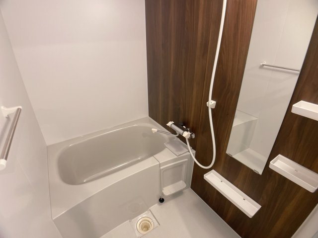バス・シャワールーム　現状優先とさせていただきます。