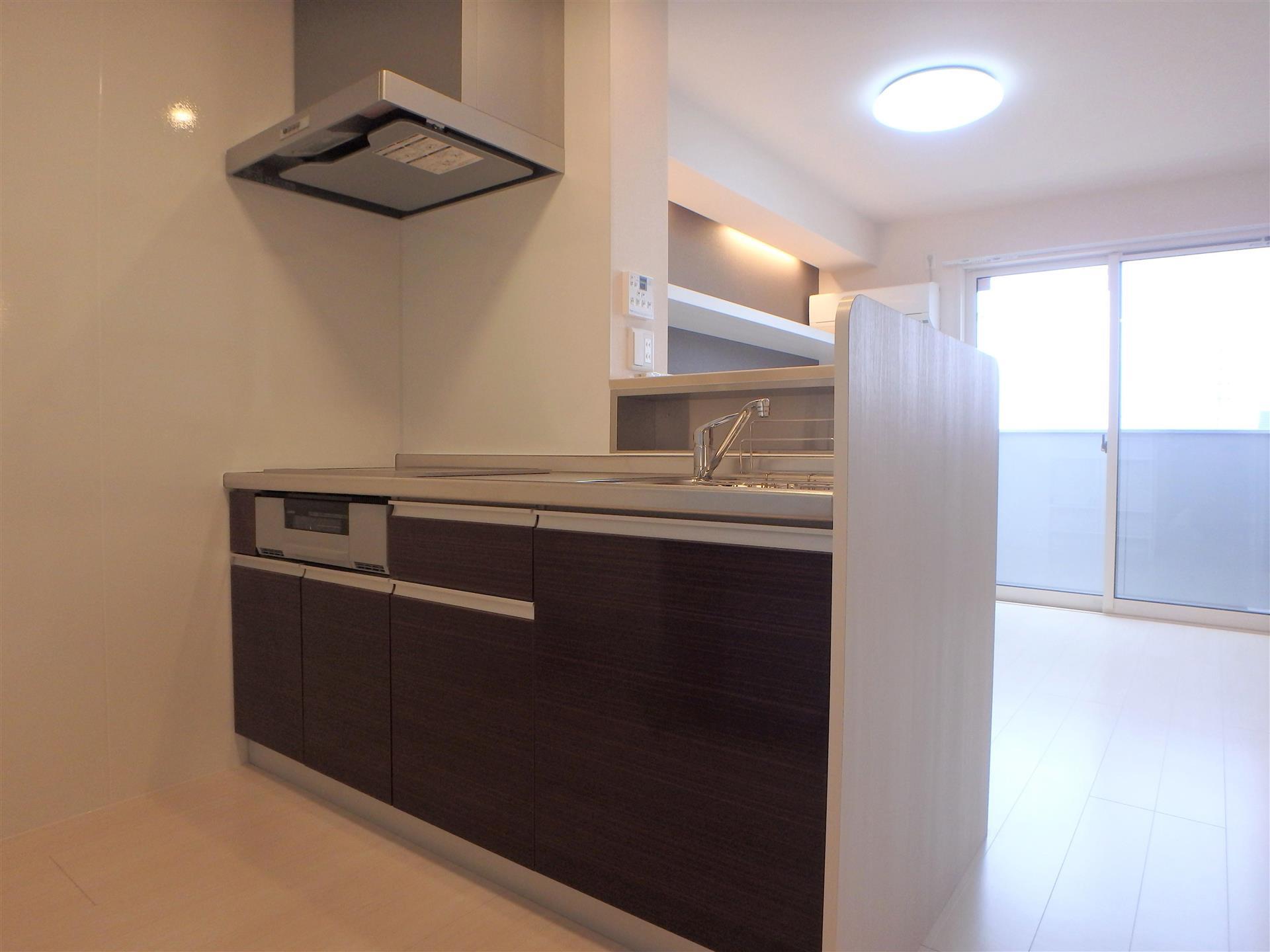 キッチン　IHコンロ付きの対面キッチンです