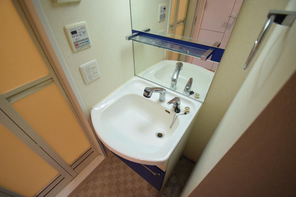 洗面設備　洗髪洗面化粧台