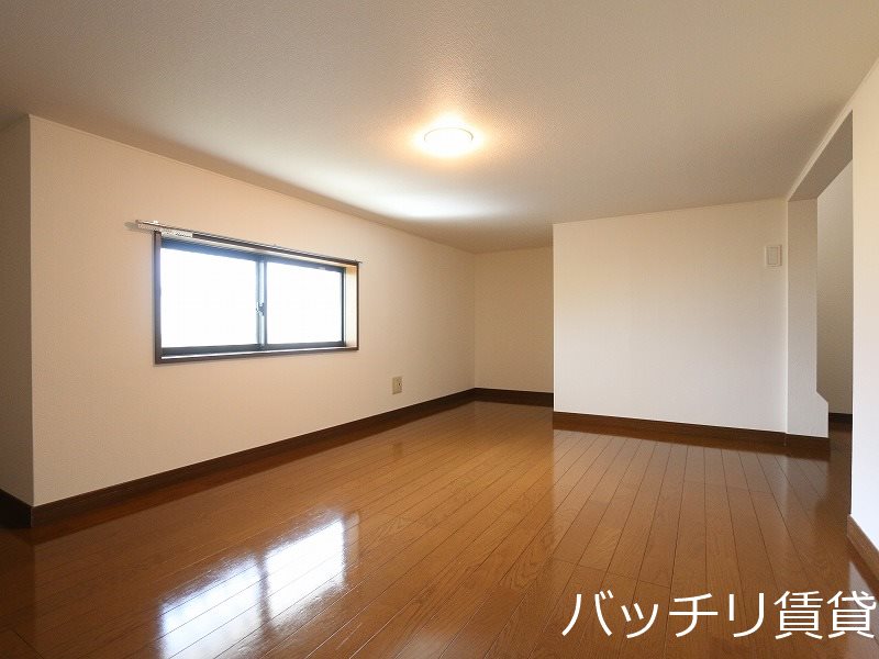 居室・リビング　別号室タイプの為、現状を優先致します。