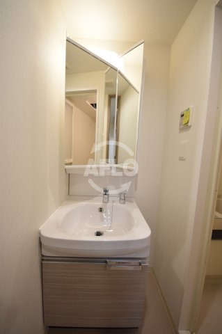 洗面設備　プレサンス堺筋本町センティス　独立洗面台