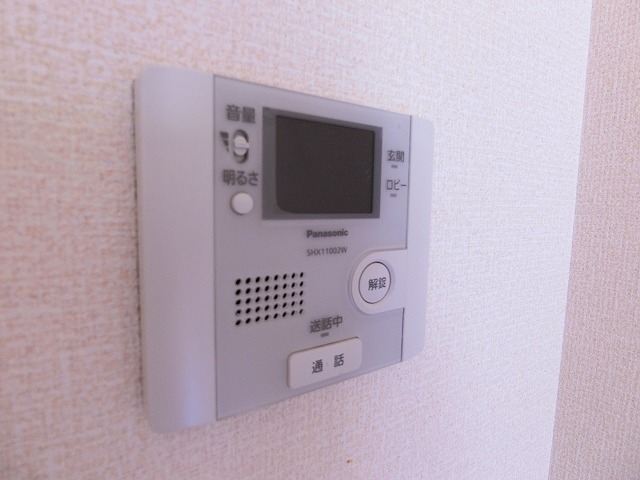 セキュリティ　防犯対策に有効なカメラ付きインターホン！突然の来客にもバッチ