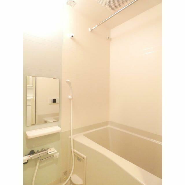 バス・シャワールーム　浴室乾燥機付き♪