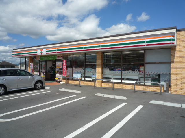 コンビニ　セブンイレブン橿原十市町（コンビニ）まで168m