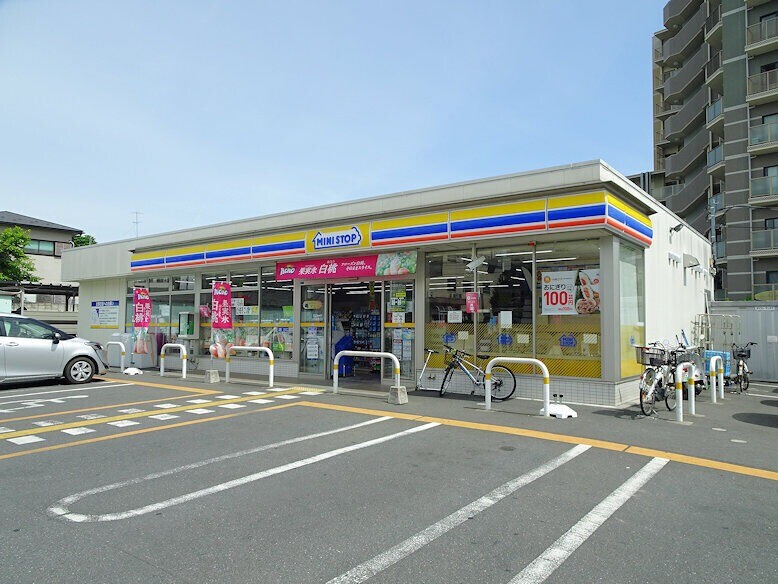 コンビニ　ミニストップさいたま新中里4丁目店（コンビニ）まで482m