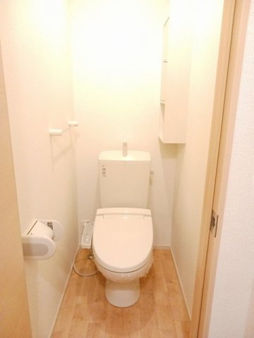 トイレ　清潔感のあるトイレです