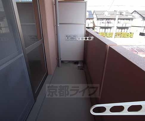 バルコニー　日当たりの良いバルコニー