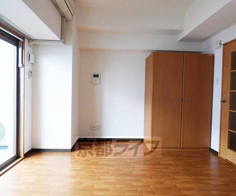 居室・リビング　広々としたお部屋です。