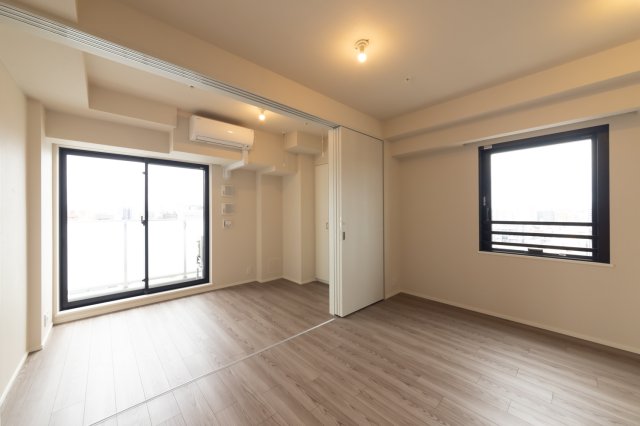 居室・リビング　こちらのリビングで趣味の時間をお楽しみください