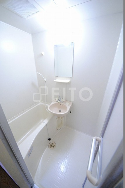 バス・シャワールーム　写真は３０６号室