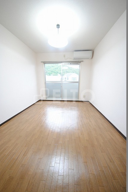 居室・リビング　写真は３０６号室