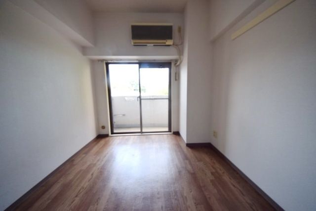 居室・リビング　フローリング