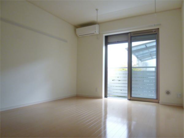 居室・リビング　別室写真参照