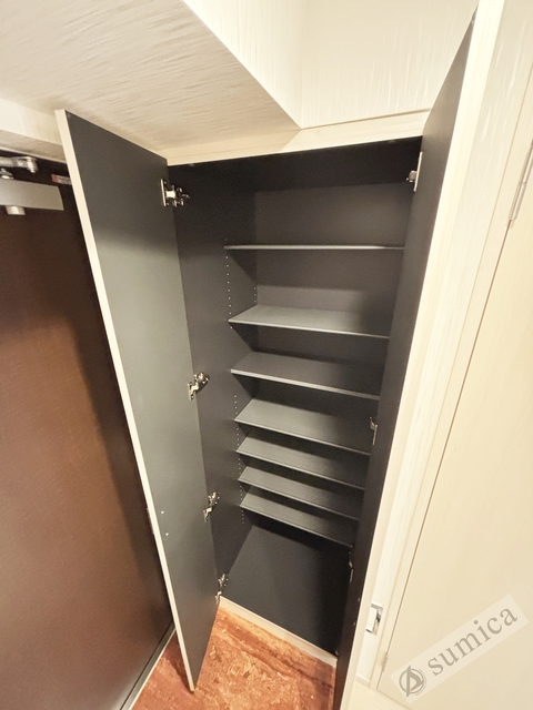 玄関　沢山の靴を収納可能です♪♪