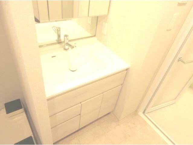 洗面設備　身支度に欠かせない独立洗面台♪