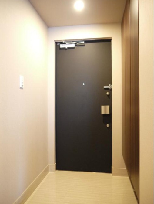 玄関　※別部屋参考写真