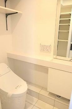 トイレ　※同仕様写真含む