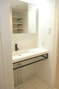 洗面設備　※同仕様写真含む