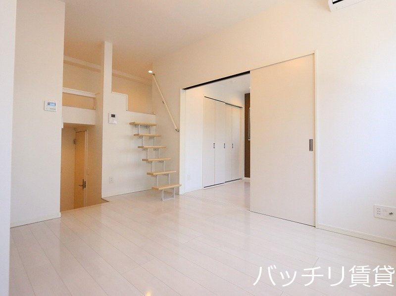 居室・リビング　同型タイプのため、現況を優先します。