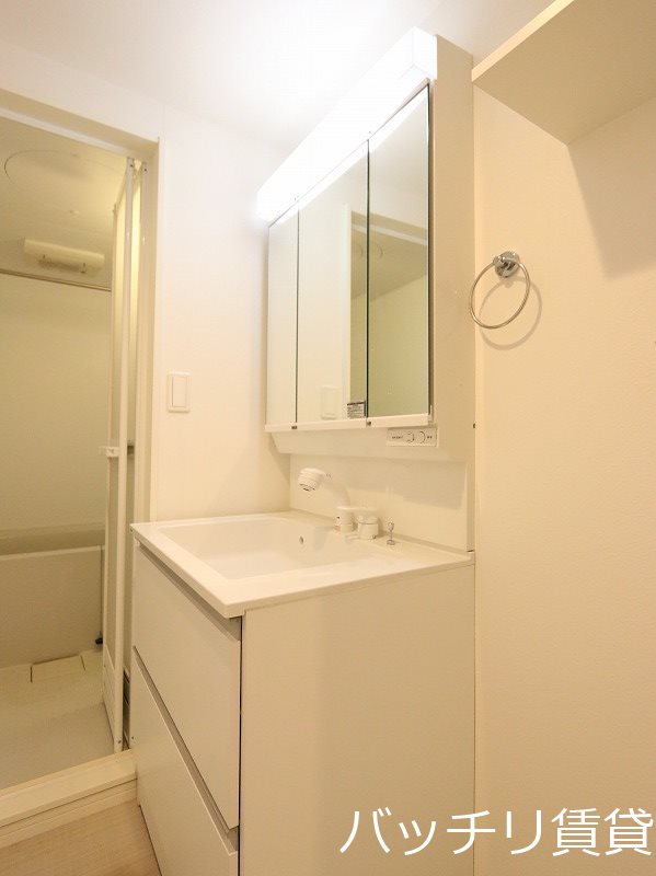 洗面設備　同型タイプのため、現況を優先します。