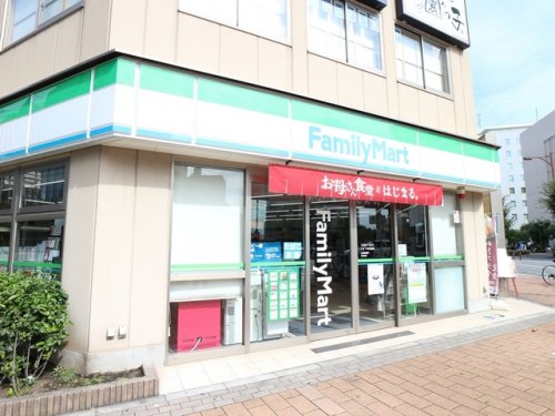 コンビニ　ファミリーマート いすゞ本社前店（コンビニ）まで243m