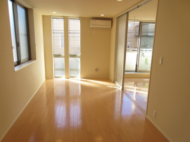 居室・リビング　★１２帖の明るいお部屋です★