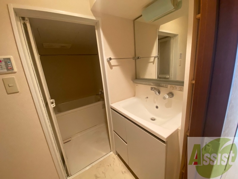 洗面設備　こちらに洗面台があります。朝の洗顔はこちらで。