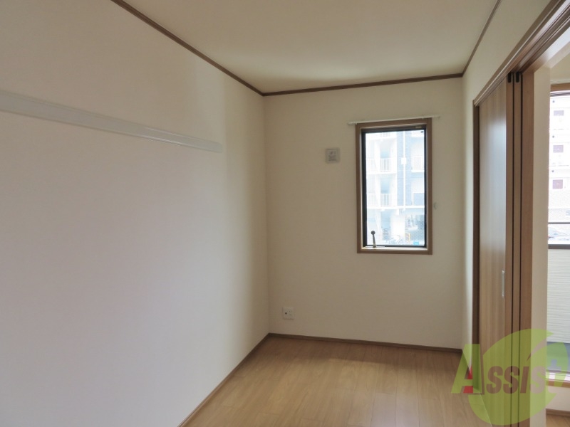 その他部屋・スペース　４．７帖の洋室のお部屋もあります。寝室にもよさそうですね。