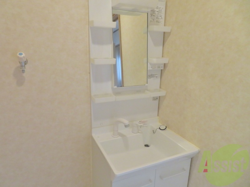 洗面設備　シャンプードレッサー。身支度はここでばっちり。