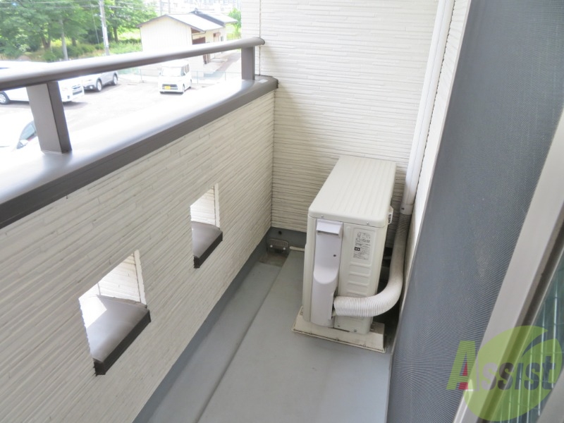 バルコニー　こちらはバルコニー。洗濯物が干せるようになっています。