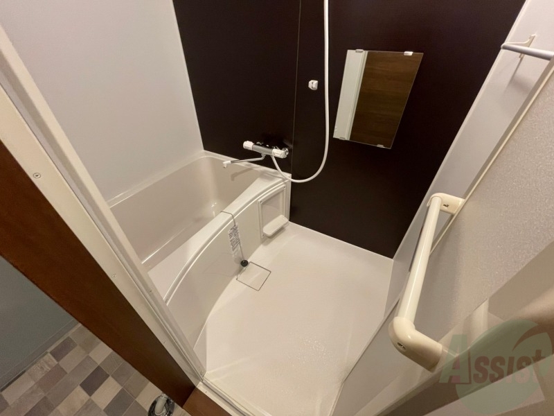 バス・シャワールーム　お風呂になります。一日の疲れを癒してくださいね。