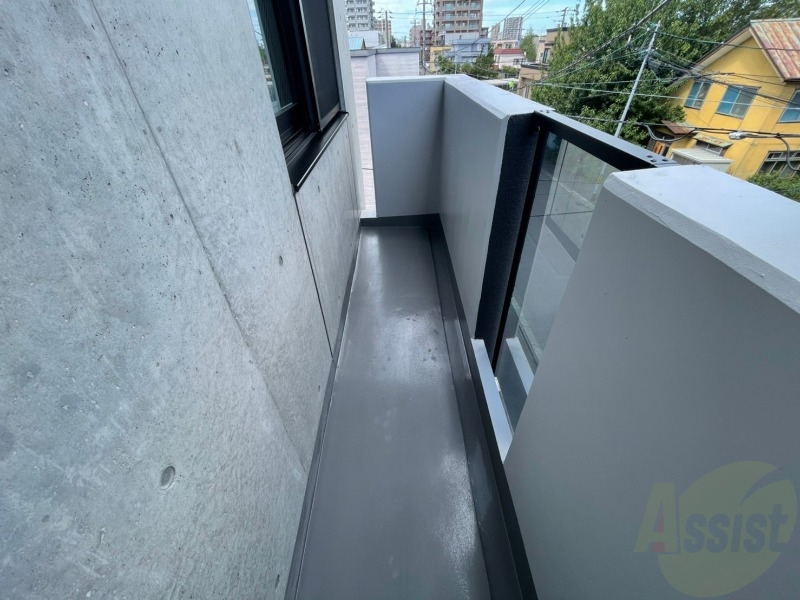 バルコニー　バルコニーが付いていますので一息ついてみてはいかがですか。