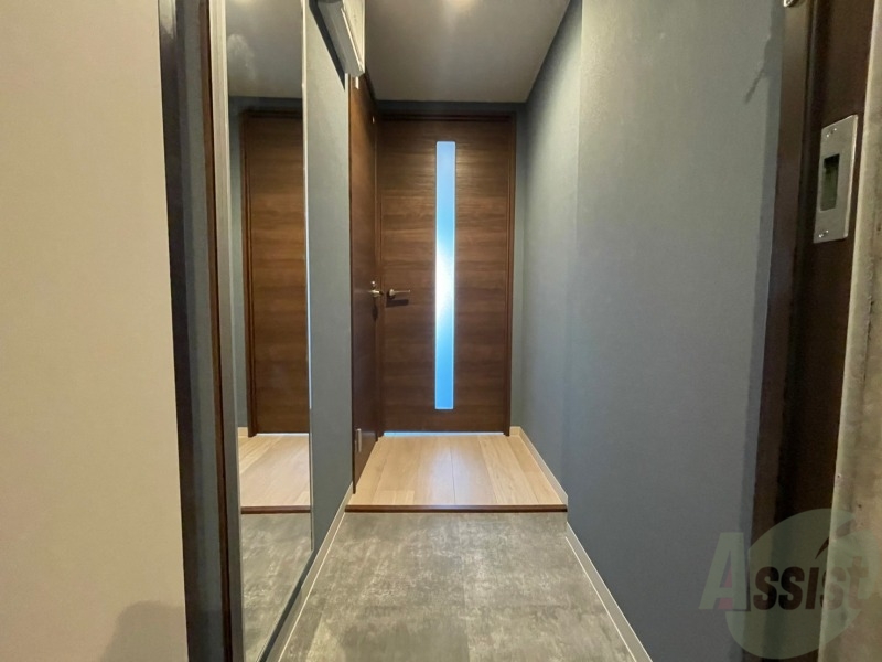 玄関　玄関の様子です。明るい印象ですね。気分もあがりそう。