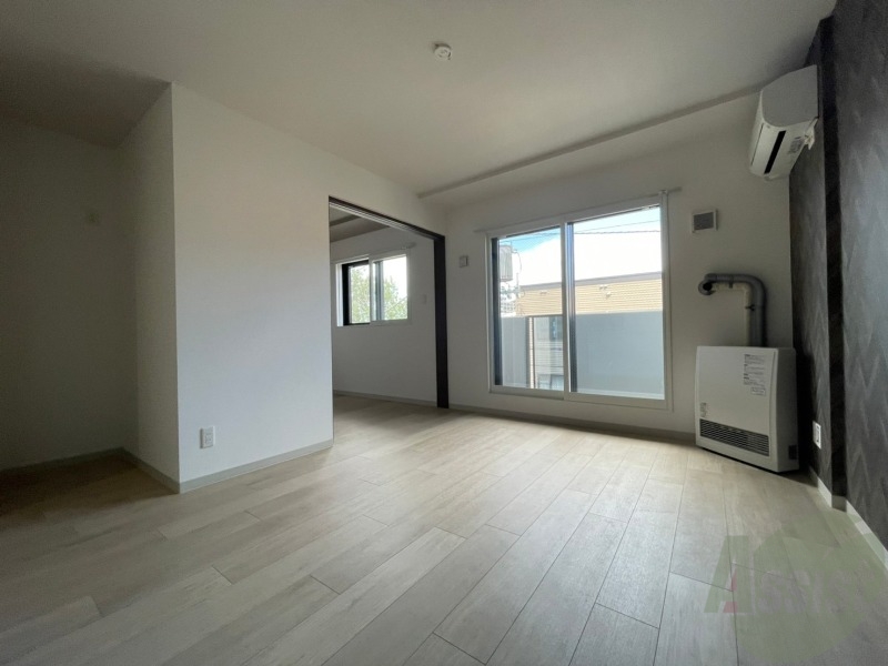 居室・リビング　広くてキレイなお部屋が広がっていて、充実した生活が送れそう。