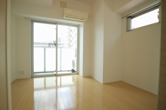 居室・リビング　☆明るい洋室☆