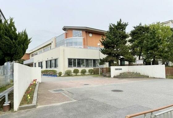 小学校　西部小学校（小学校）まで780m