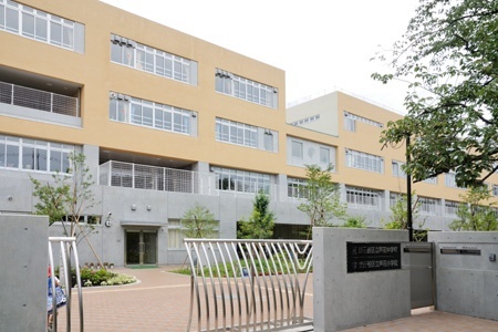 中学校　世田谷区立芦花中学校（中学校）まで1263m