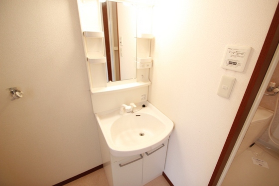 洗面設備　※別部屋の写真です