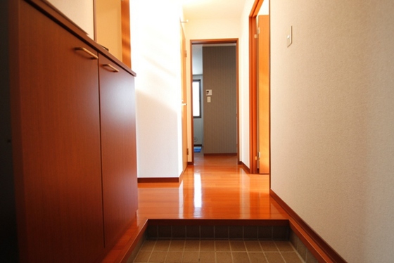 玄関　※別部屋の写真です