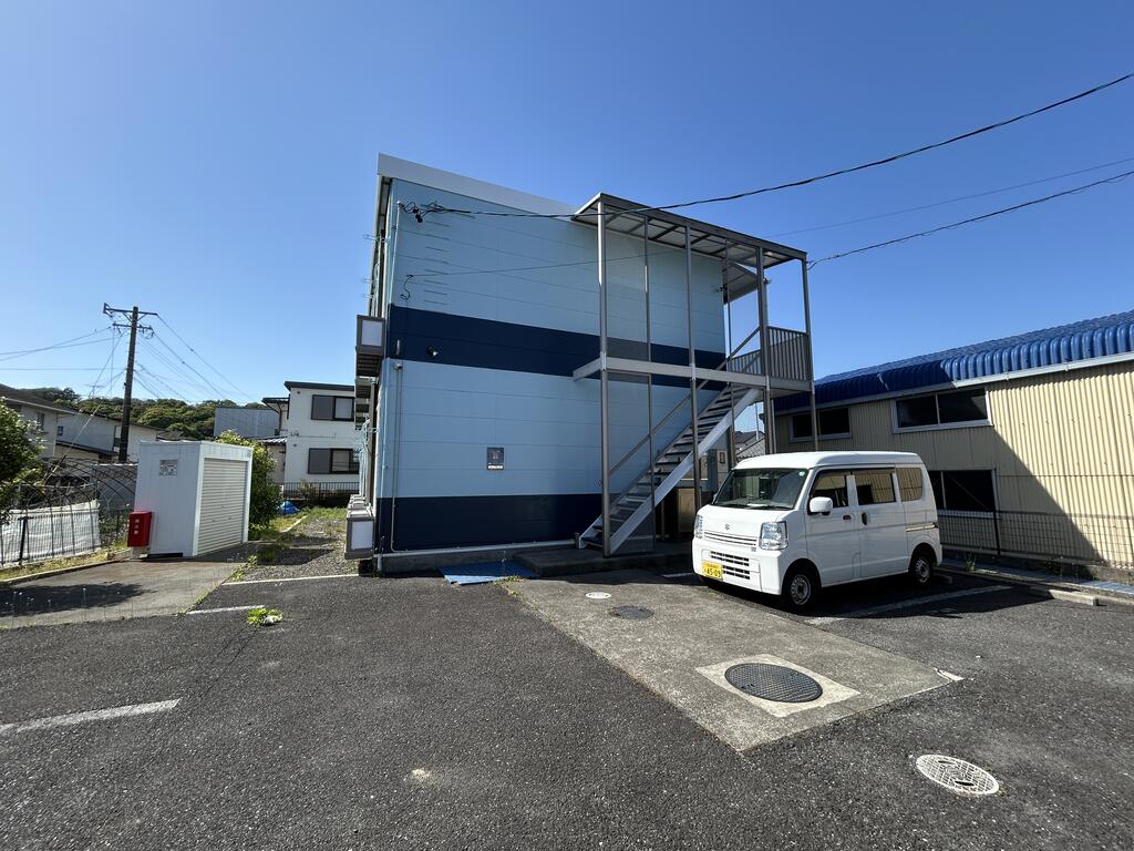 建物外観　平面駐車場が利用できます