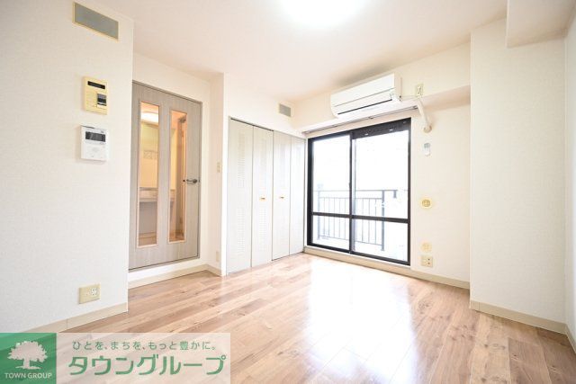 居室・リビング　同物件別部屋写真