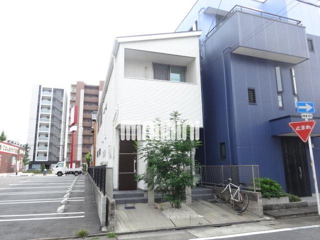 建物外観　ワンフロアに１戸なのでお隣が気になりません。