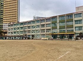 中学校　鳴尾南中学校（中学校）まで393m