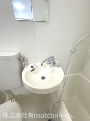 洗面設備　(参考)代表的な室内写真をイメージとして掲載しています