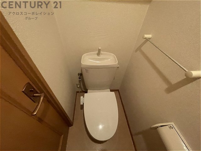 トイレ　暖房便座付き♪