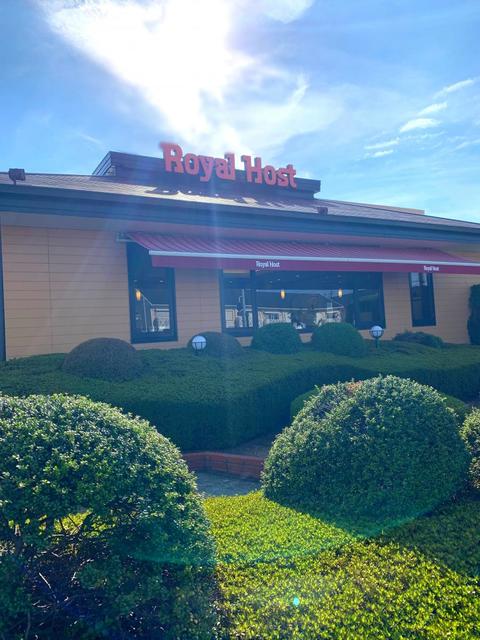 飲食店　ロイヤルホスト泉佐野店（飲食店）まで272m