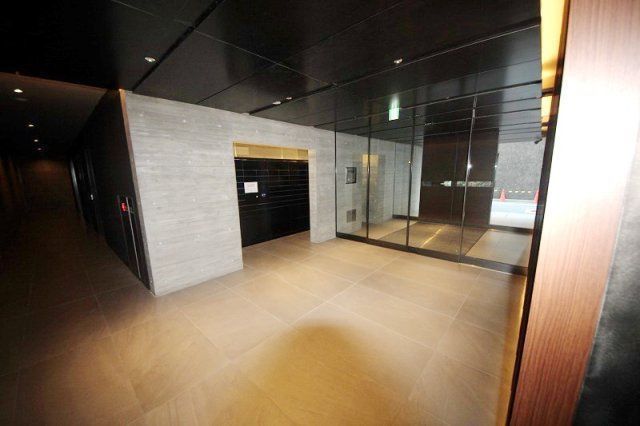 エントランス　ゆとりのあるエントランスです